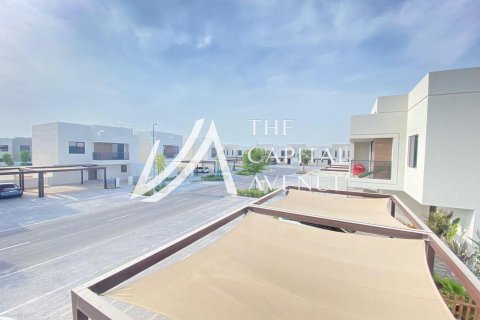 Villetta a schiera in affitto a Yas Island, Abu Dhabi, EAU 3 camere da letto, 166 mq. № 605026 - foto 6