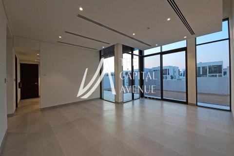 Villa sa Abu Dhabi, UAE 4 silid-tulugan, 841 sq.m. № 605027 - larawan 3