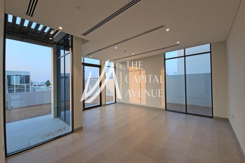 Villa sa Abu Dhabi, UAE 4 silid-tulugan, 841 sq.m. № 605027 - larawan 2