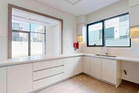 Vila di Al Furjan, Dubai, UAE 4 bilik tidur, 462.7 meter persegi № 545663 - foto 38