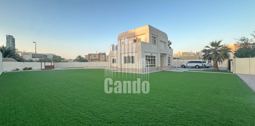 Villa in Al Barsha, Dubai, UAE 5 bedrooms, 464.5 sq.m. № 552562