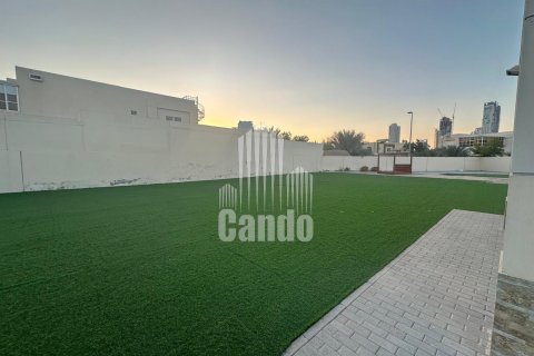 Villa in Al Barsha, Dubai, UAE 5 bedrooms, 464.5 sq.m. № 552562 - photo 2