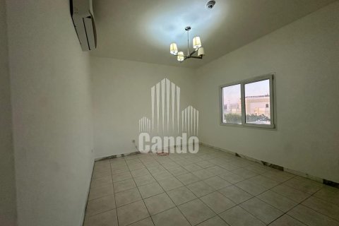 Villa in Al Barsha, Dubai, UAE 5 bedrooms, 464.5 sq.m. № 552562 - photo 6