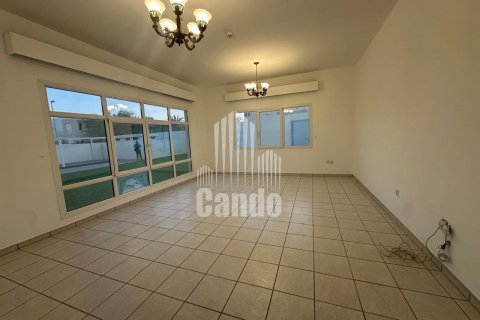 Villa in Al Barsha, Dubai, UAE 5 bedrooms, 464.5 sq.m. № 552562 - photo 11
