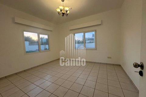 Villa in Al Barsha, Dubai, UAE 5 bedrooms, 464.5 sq.m. № 552562 - photo 4