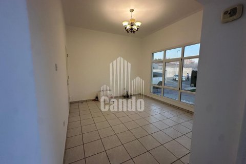 Villa in Al Barsha, Dubai, UAE 5 bedrooms, 464.5 sq.m. № 552562 - photo 13