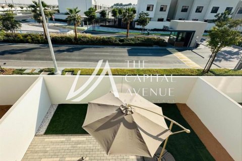 Townhouse on the Yas Island, Abu Dhabi, UAE 2 bedrooms, 125 sq.m. № 605047 - photo 1