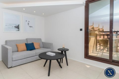 Apartment in Palm Jumeirah, Dubai, UAE 1 room, 63 sq.m. № 628003 - photo 11