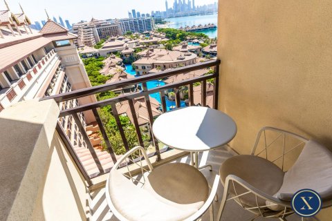 Apartment in Palm Jumeirah, Dubai, UAE 1 room, 63 sq.m. № 628003 - photo 13