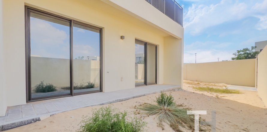 Řadový dům v Dubai South (Dubai World Central), SAE 4 ložnice, 237 m² Č.: 586751