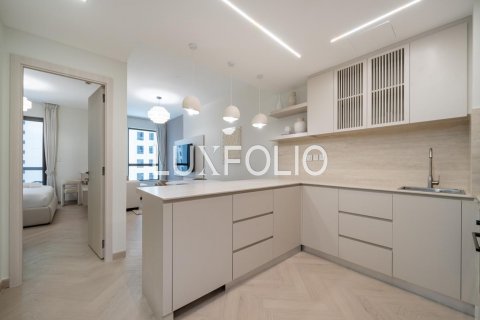 Apartment in Jumeirah Beach Residence, Dubai, UAE 1 room, 66 sq.m. № 627796 - photo 1