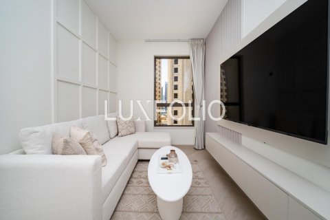 Apartment in Jumeirah Beach Residence, Dubai, UAE 1 room, 66 sq.m. № 627796 - photo 2