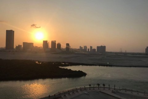 Apartment in Al Reem Island, Abu Dhabi, UAE 2 bedrooms, 121 sq.m. № 593894 - photo 4