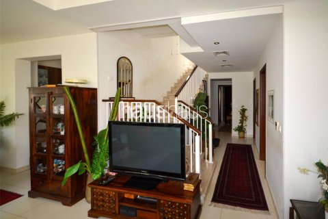 Villa in Reem, Dubai, UAE 3 bedrooms, 238 sq.m. № 625665 - photo 3