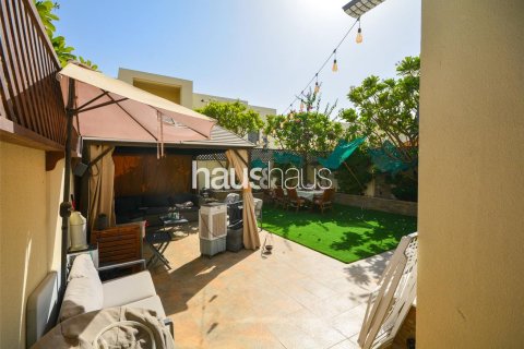 Villa in Reem, Dubai, UAE 3 bedrooms, 238 sq.m. № 625665 - photo 13