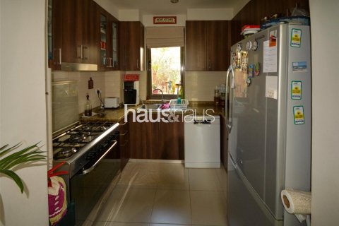 Villa in Reem, Dubai, UAE 3 bedrooms, 238 sq.m. № 625665 - photo 5
