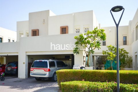 Villa in Reem, Dubai, UAE 3 bedrooms, 238 sq.m. № 625665 - photo 1
