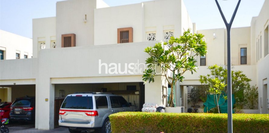 Villa in Reem, Dubai, UAE 3 bedrooms, 238 sq.m. № 625665