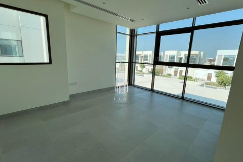 Vila di Abu Dhabi, UEA 4 kamar tidur, 721.9 m2 nomor 550723 - foto 11