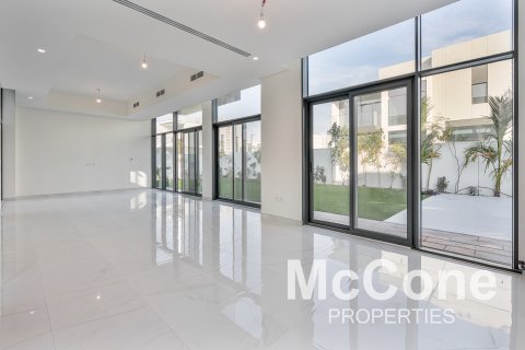 Vilë në Al Furjan, Dubai, Emiratet e Bashkuara Arabe 4 dhoma gjumi, 604.24 m2. № 587049 - Foto 3