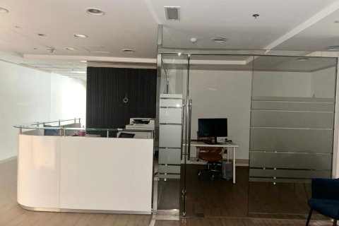 Üürile anda kontor asukohaga Sheikh Zayed Road, Dubai, AÜE: 182 m² Nr 594985 - pilt 1