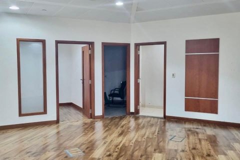 Bureau à louer à Bur Dubai, Dubai, EAU 416 m2 № 594983 - photo 5