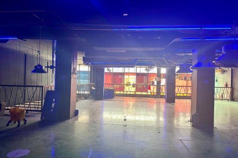 Dyqan në Al Karama, Abu Dhabi, Emiratet e Bashkuara Arabe 1115 m2. № 594989 - Foto 6