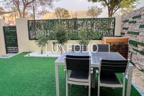 Řadový dům v Town Square, Dubai, SAE 4 ložnice, 196 m² Č.: 627629 - fotografie 14