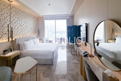Apartment in Palm Jumeirah, Dubai, UAE 1 room, 58 sq.m. № 627626 - photo 8