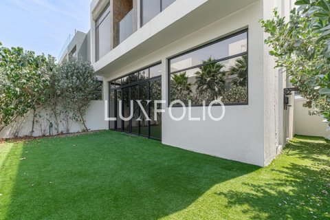 Townhouse in Jumeirah Golf Estates, Dubai, UAE 4 bedrooms, 322 sq.m. № 627631 - photo 1