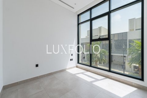 Townhouse in Jumeirah Golf Estates, Dubai, UAE 4 bedrooms, 322 sq.m. № 627631 - photo 11