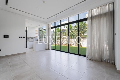 Townhouse in Jumeirah Golf Estates, Dubai, UAE 4 bedrooms, 322 sq.m. № 627631 - photo 8