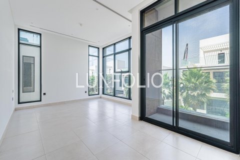 Townhouse in Jumeirah Golf Estates, Dubai, UAE 4 bedrooms, 322 sq.m. № 627631 - photo 18