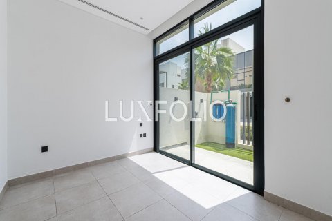 Townhouse in Jumeirah Golf Estates, Dubai, UAE 4 bedrooms, 322 sq.m. № 627631 - photo 4