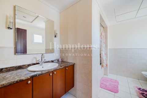 Vilë në The Lakes, Dubai, Emiratet e Bashkuara Arabe 5 dhoma gjumi, 568.93797200 m2. № 597406 - Foto 4