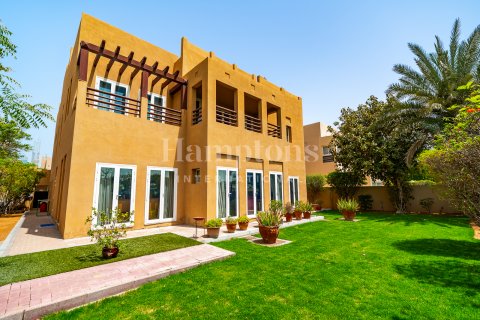 Vilë në The Lakes, Dubai, Emiratet e Bashkuara Arabe 5 dhoma gjumi, 568.93797200 m2. № 597406 - Foto 10