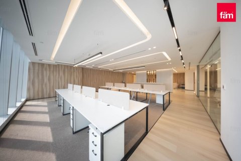 Office in Business Bay, Dubai, UAE 551.3 sq.m. № 610365 - photo 2
