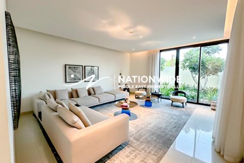 Vilë në Abu Dhabi, Emiratet e Bashkuara Arabe 4 dhoma gjumi, 461 m2. № 612788 - Foto 6