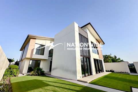 Vilë në Abu Dhabi, Emiratet e Bashkuara Arabe 4 dhoma gjumi, 461 m2. № 612788 - Foto 11