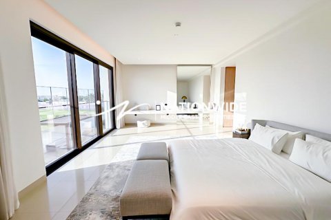 Vilë në Abu Dhabi, Emiratet e Bashkuara Arabe 4 dhoma gjumi, 461 m2. № 612788 - Foto 7