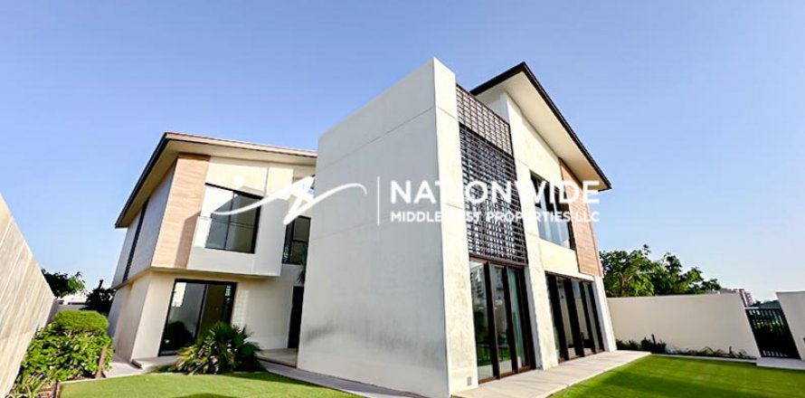 Villa in Abu Dhabi, VAE 4 slaapkamers, 464 vr.m. nr 612789